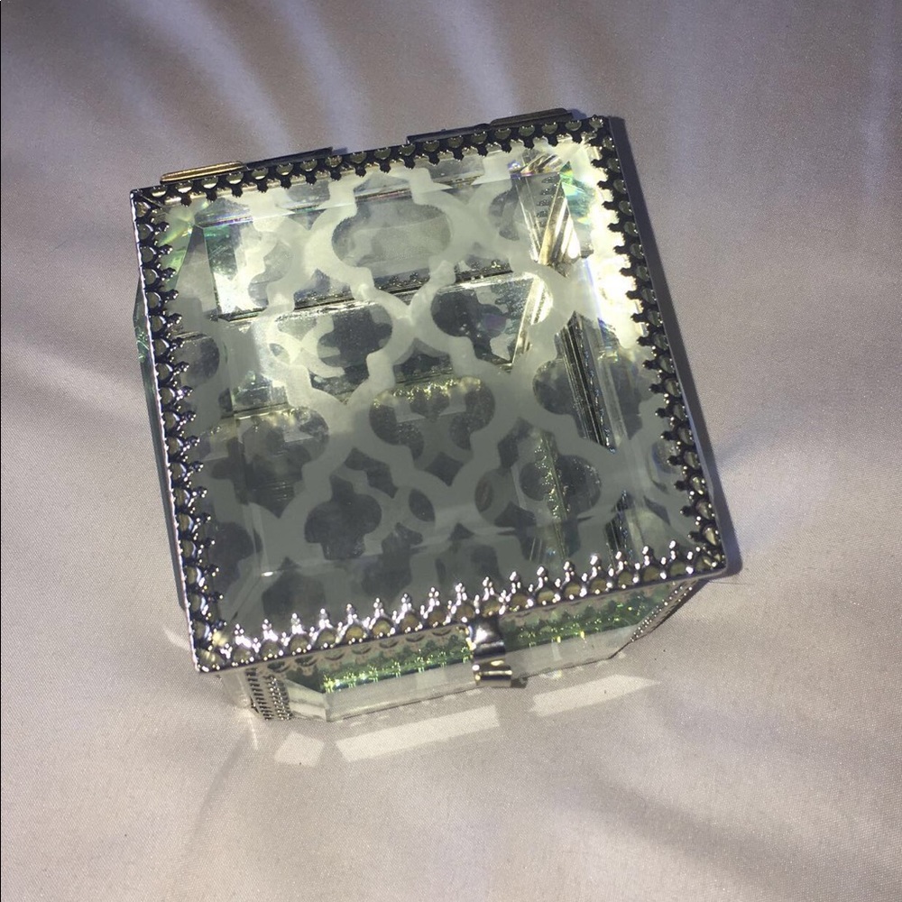 Glass box